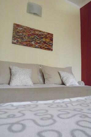 4 Schlafzimmer, Bügeleisen/Bügelbrett, kostenloses WLAN, Bettwäsche