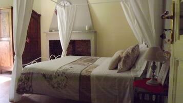 4 Schlafzimmer, BĂŒgeleisen/BĂŒgelbrett, kostenloses WLAN, BettwĂ€sche