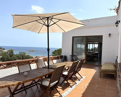 BEAUTIFUL HOUSE SEA VIEWS