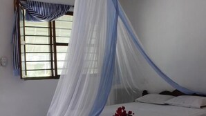Double or Twin Room | Free WiFi - Family Beach Bungalows (Kiwengwa)