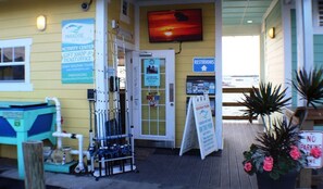 Property grounds - LAST MINUTE DEALS! FREE WIFI I  Relaxing Coastal Hideaway I Steps to Palma Sola Bay I Close to Anna Maria Island I One Bedroom (Bradenton)