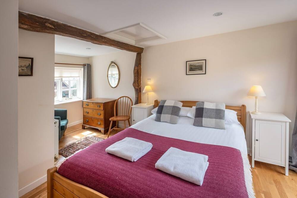 Paddock Cottage on The Garlic Farm sleeps 2 - 4