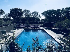 Pool - Modern Luxury Apartment in Green Point (Green Point)