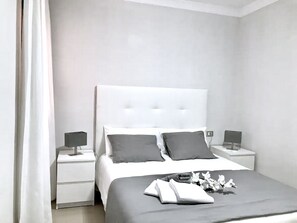 2 bedrooms, desk, iron/ironing board, free WiFi
