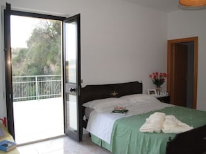 3 Schlafzimmer, BĂŒgeleisen/BĂŒgelbrett, kostenloses WLAN, BettwĂ€sche