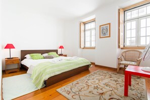 3 chambres, fer et planche à repasser, Wi-Fi gratuit, draps fournis