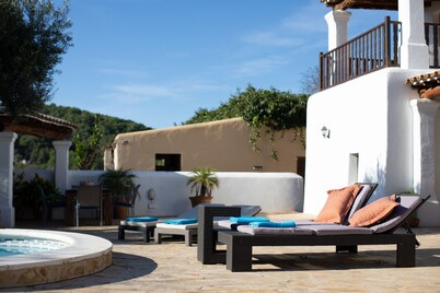 Cosy Finca with Pool, Padel Court and Football Field - Can Gat Ibiza