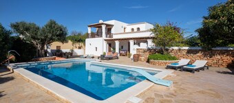 Cosy Finca with Pool, Padel Court and Football Field - Can Gat Ibiza
