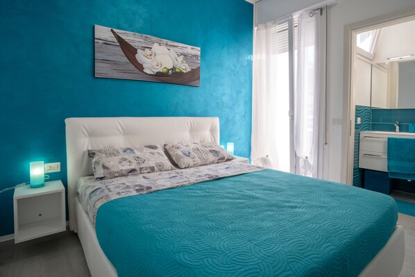 2 bedrooms, iron/ironing board, travel crib, free WiFi