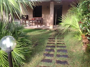 Property grounds - Alghero apartment, surrounded by greenery, "Ulivi" (Alghero)