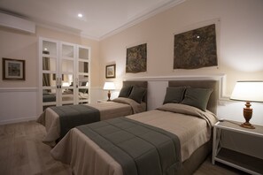 3 bedrooms, desk, iron/ironing board, travel crib
