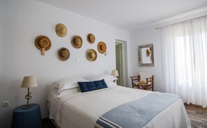 5 bedrooms, in-room safe, desk, iron/ironing board
