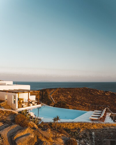 Beautiful  Serviced Villa  l  Sunset Sea Views