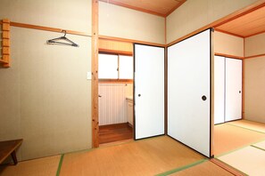 基础客房 (Family Japanese Style) | 2 多间卧室、床单