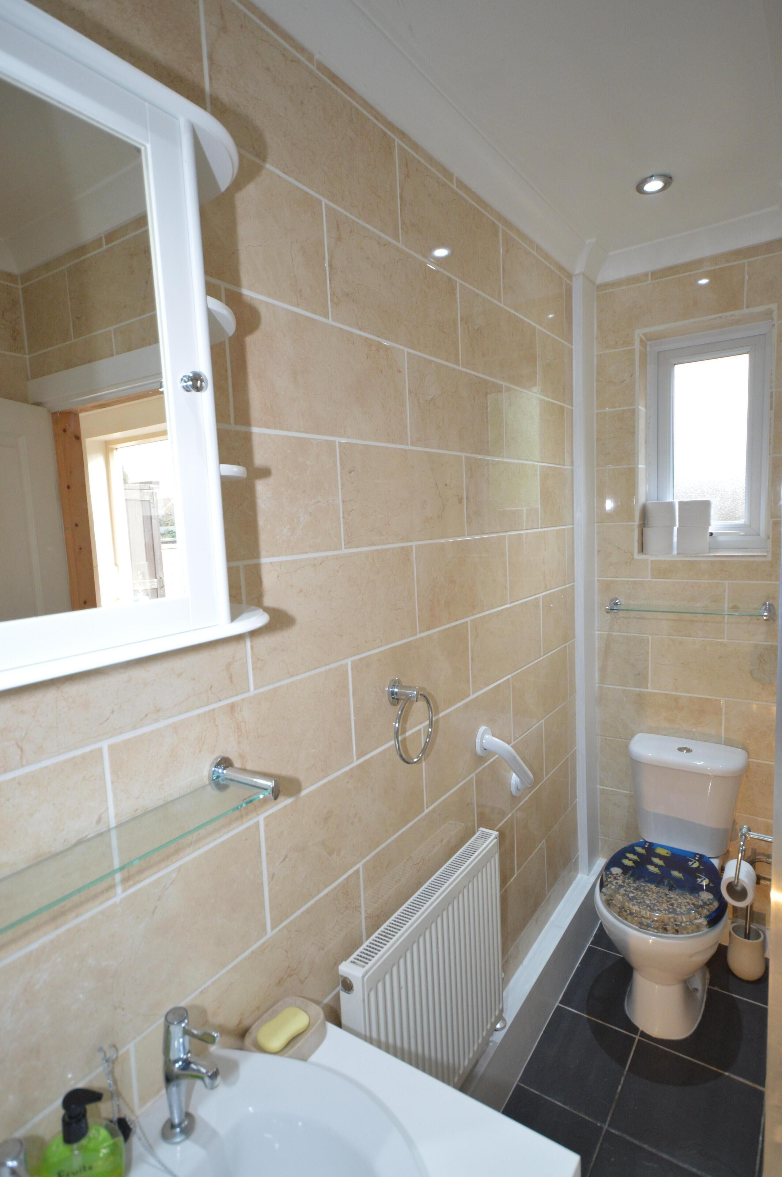 Shower, towels