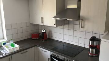 Réfrigérateur, four, plaque de cuisson, lave-vaisselle