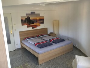 2 bedrooms, WiFi, bed sheets