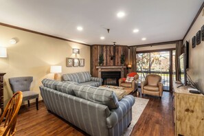 TV, fireplace - Ski Condo + Hot Tub Empire Coalition 202 Walk to Main + PC SKI 2B/2B (Park City)