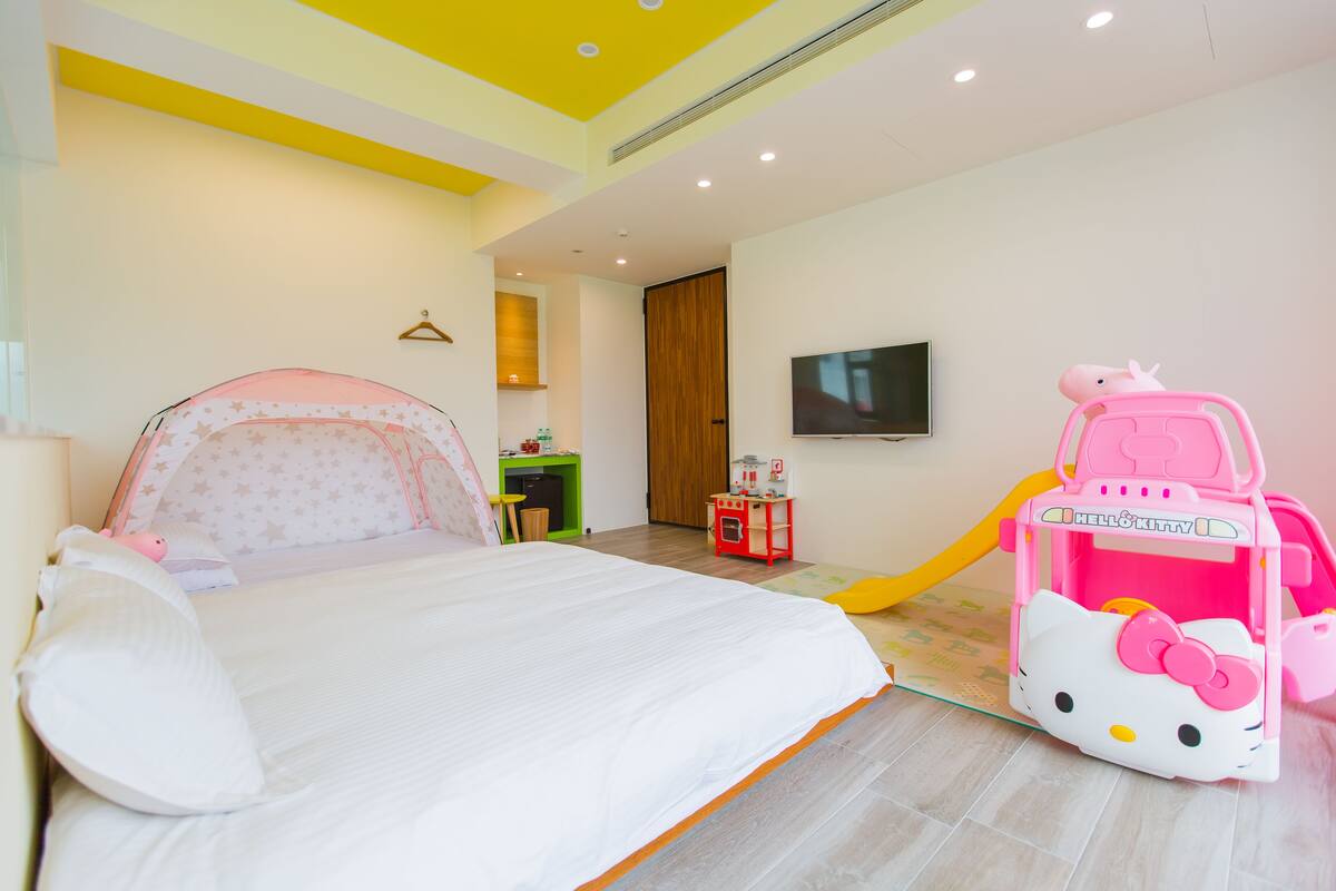 Quarto casal conforto, 1 cama Queen, para não fumantes | Cortinas blackout, quartos à prova de som