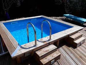 Outdoor pool - Large art deco apartment 50 metres from the beach (Saint-Raphaël)