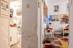 Interior - FASCINATING VACATIONS IN 'ART - (Vada)