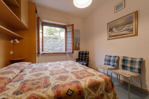 2 bedrooms