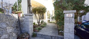 Pomonte La Posta large outdoor spaces and parking a few steps from the beach