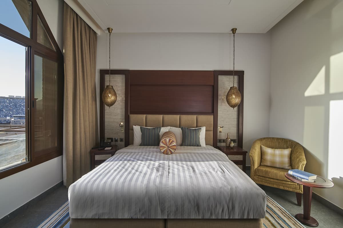 Down duvets, in-room safe, blackout curtains, free WiFi