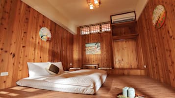 Family Quadruple Room, 2 Queen Beds, Non Smoking, Garden View | Minibar, desk, soundproofing, WiFi (free)