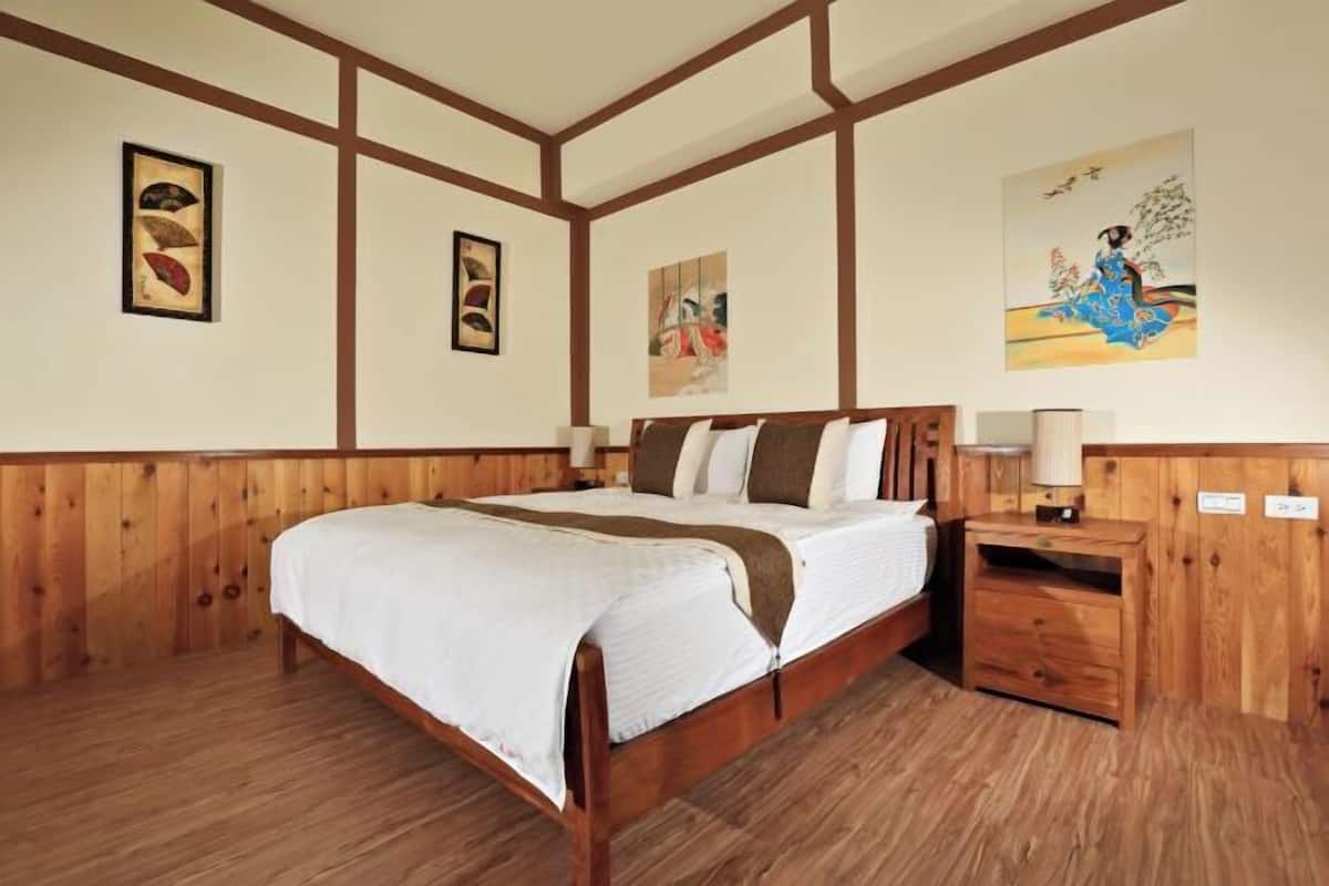 1 quarto, frigobar, escrivaninha, quartos à prova de som