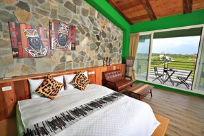 Deluxe Double Room, Non Smoking (303R) | 1 bedroom, minibar, desk, soundproofing
