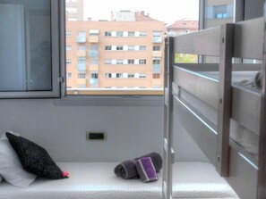 2 bedrooms, iron/ironing board, Internet, bed sheets