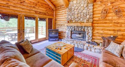 Mountain view cabin with hot tub, pool table, gas fireplace - near town