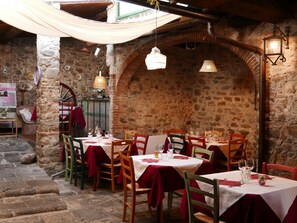 Dining - Fattoria di Petrognano, your B&B quadruple room (Petrognano)