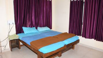 Rollaway beds, free WiFi