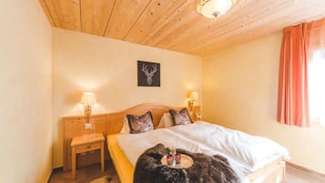 Duplex - Matterhorn View plus CHF 200 cleaning fee on top of the rate | Hypo-allergenic bedding, iron/ironing board, free WiFi