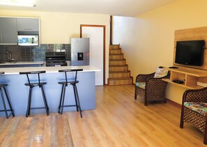 스탠다드 샬레, 침실 2개 | 고급 침구, 객실 내 금고, 책상, 노트북 작업 공간