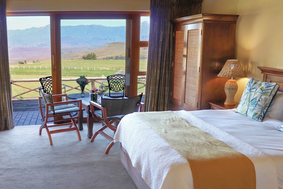 deluxe room | 2 bedrooms, premium bedding, in-room safe, desk