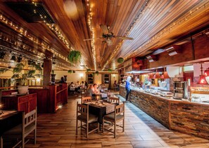 Restaurant - Little Switzerland Resort (Jagersrust)