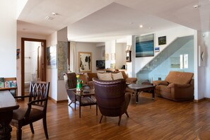 TV, fireplace, books, stereo