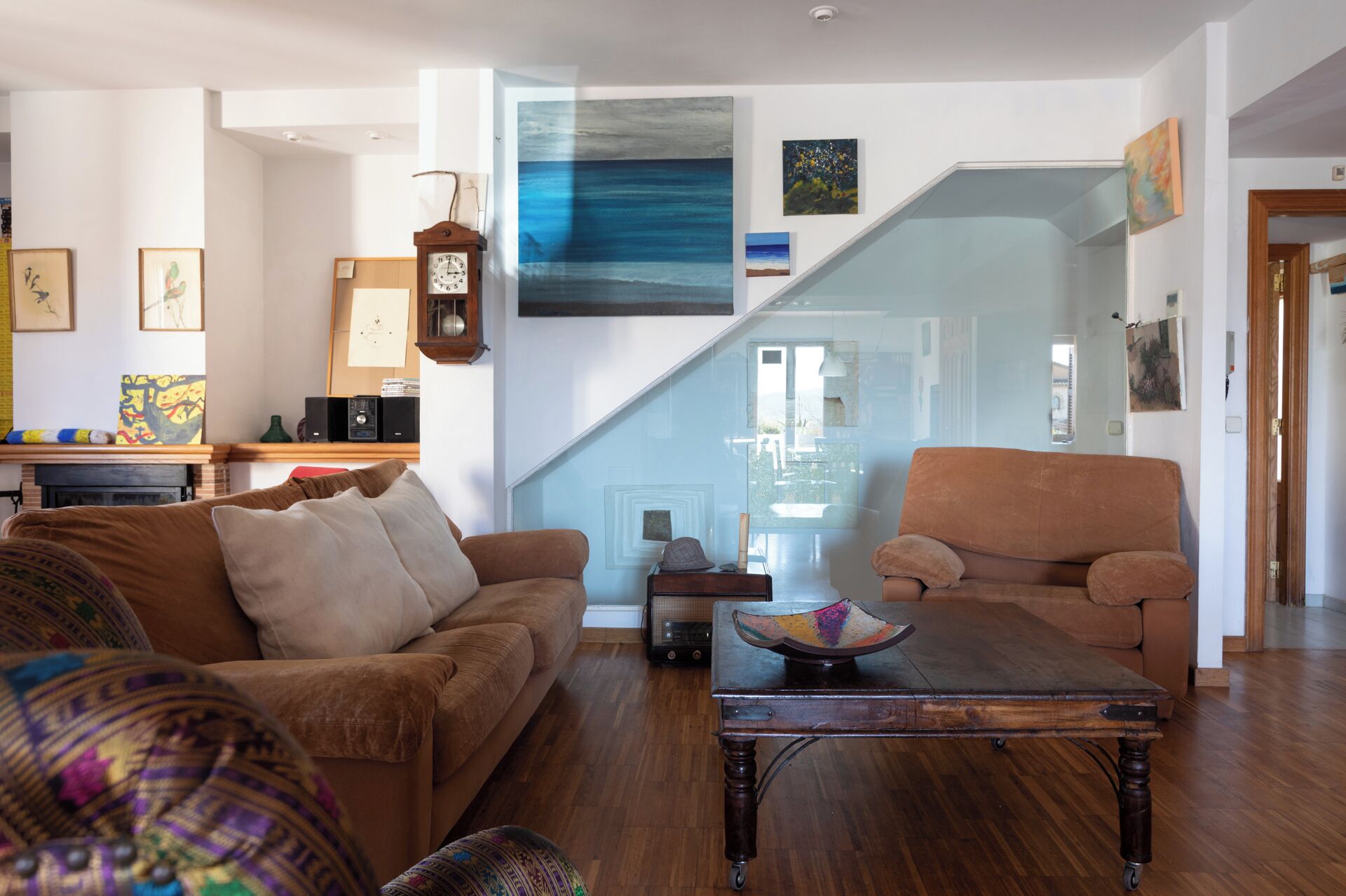 TV, fireplace, books, stereo