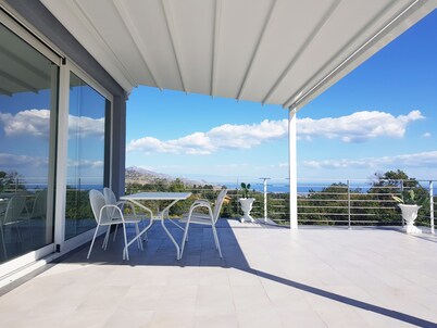 Design Villa in Piedimonte Etneo with great view of Etna & Taormina