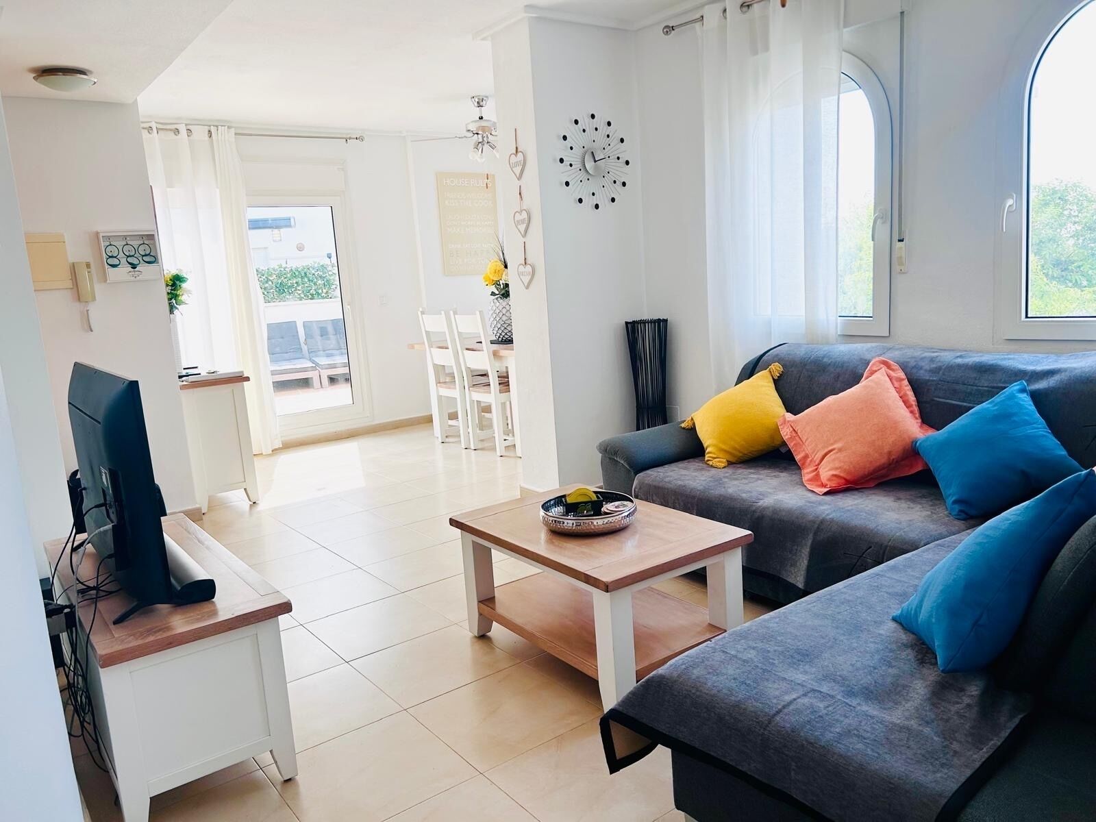 Tv, Netflix, ett bordtennisbord och streamingtjänster