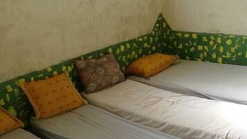 Basic Quadruple Room, Multiple Beds, Non Smoking | Bed sheets