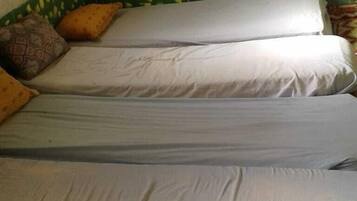 Basic Quadruple Room, Multiple Beds, Non Smoking | Bed sheets