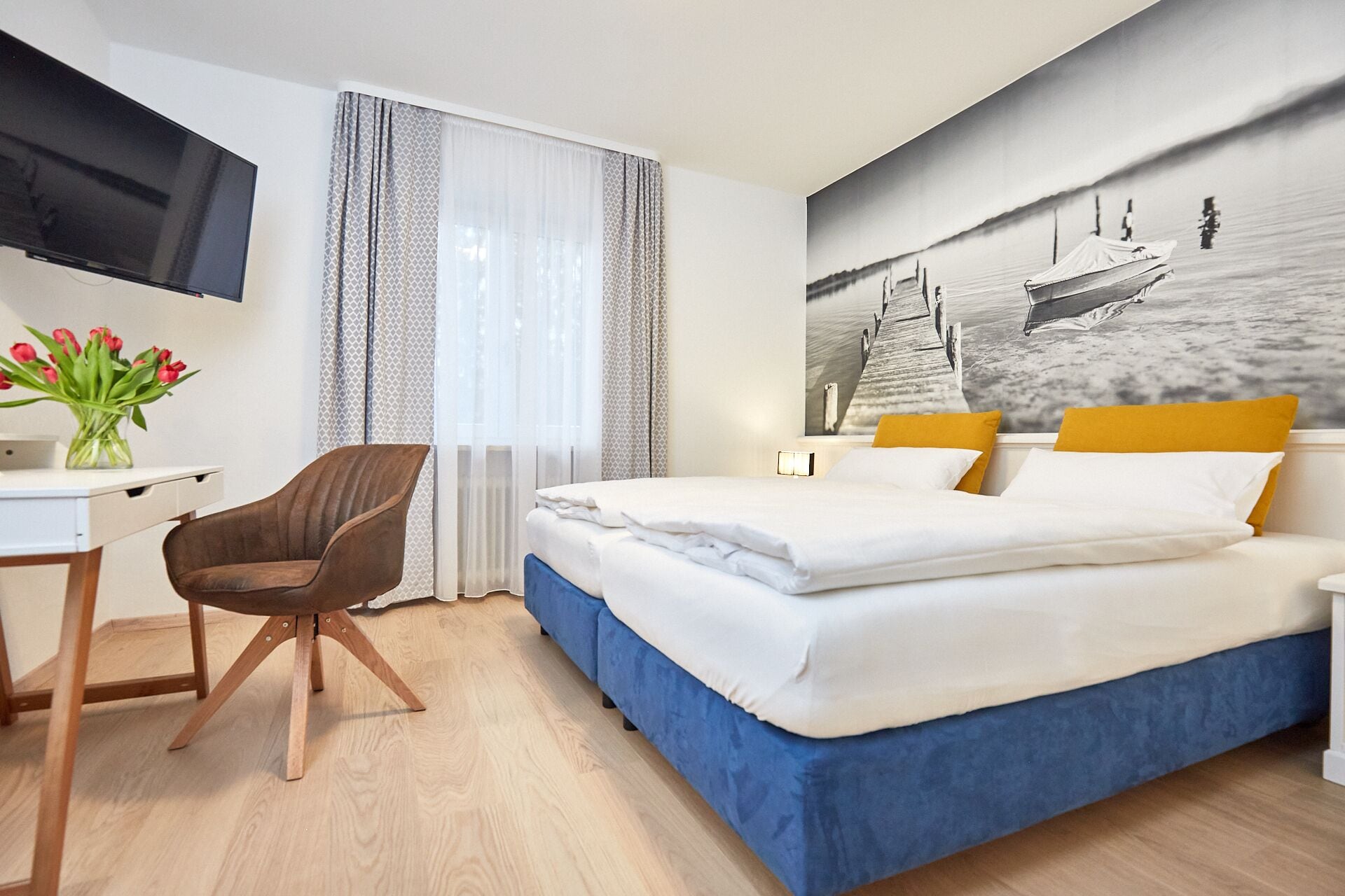standard double room | 1 bedroom, minibar, in-room safe, individually decorated