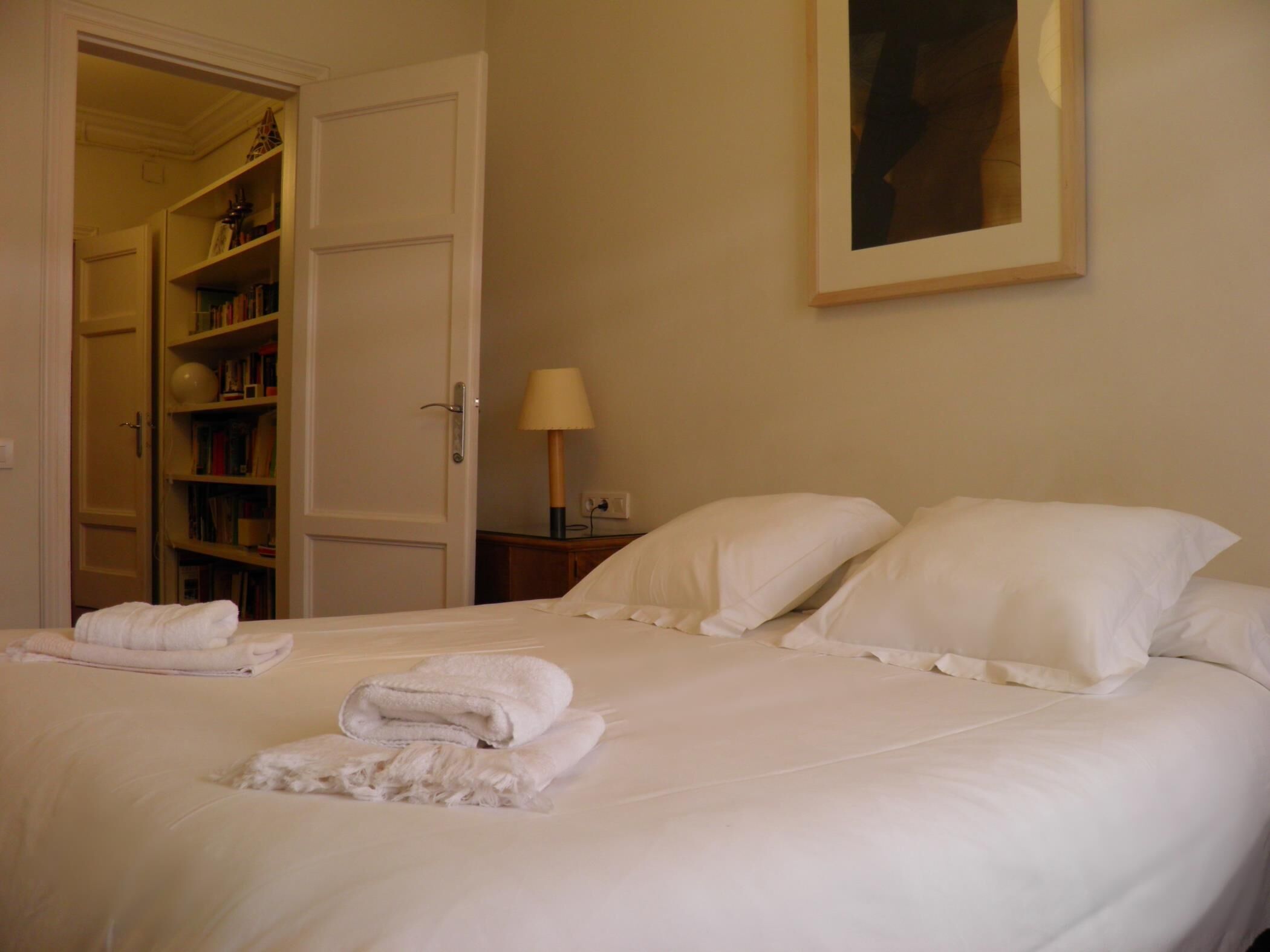 4 slaapkamers, een strijkplank/strijkijzer, internet, beddengoed