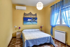 3 bedrooms, free WiFi, bed sheets - Gîte (full rental) Fuenterabit for 12 people (Porzuna)