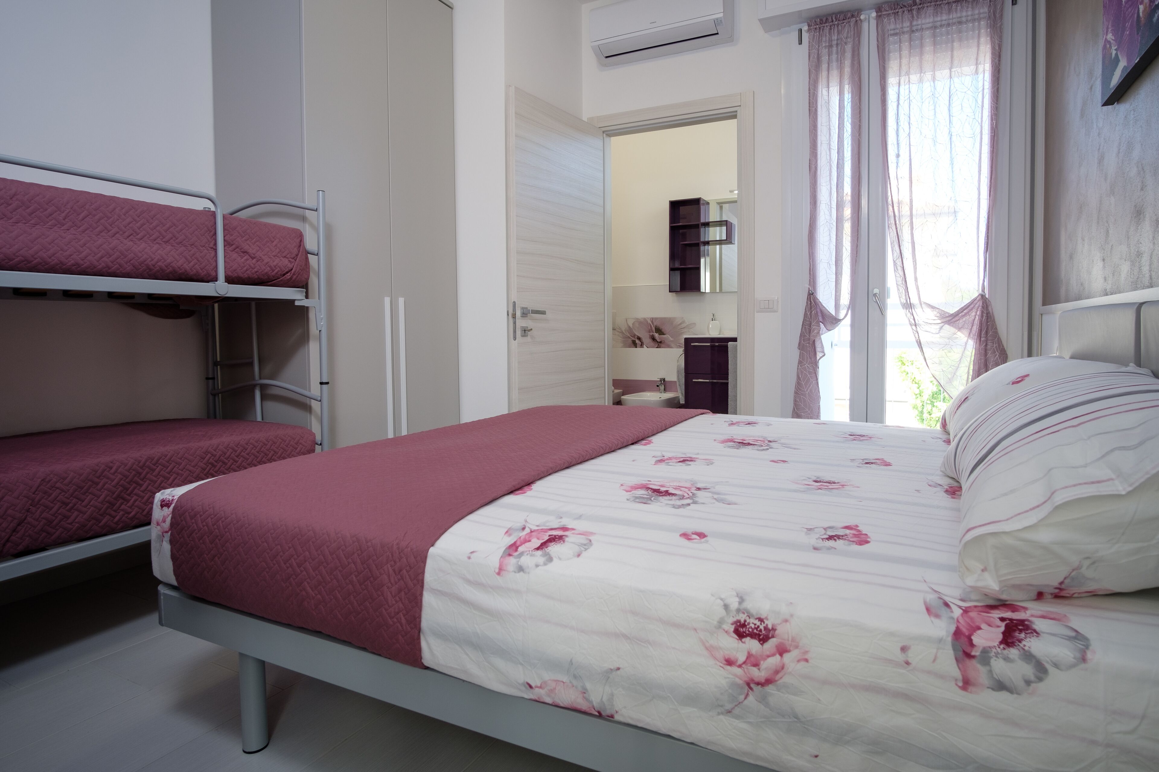 2 chambres, fer et planche à repasser, lit parapluie, Wi-Fi gratuit