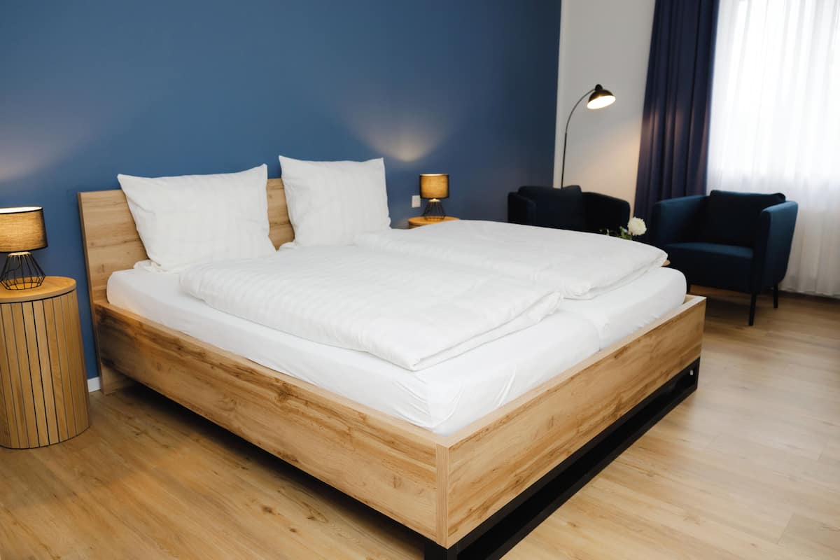 Tweepersoonskamer (1 Extra Bed) | Een bureau, gratis wifi, beddengoed